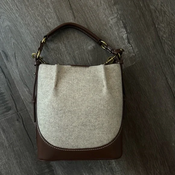 Zara Elegant Tan and Cream Women's mini bucket Bag NWT - Picture 2 of 4